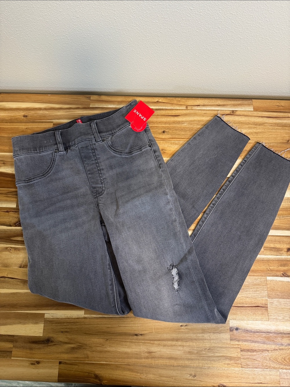 Spanx NWT Ankle Skinny Denim Jeans Vintage Grey Distressed Knee Raw Hem XS